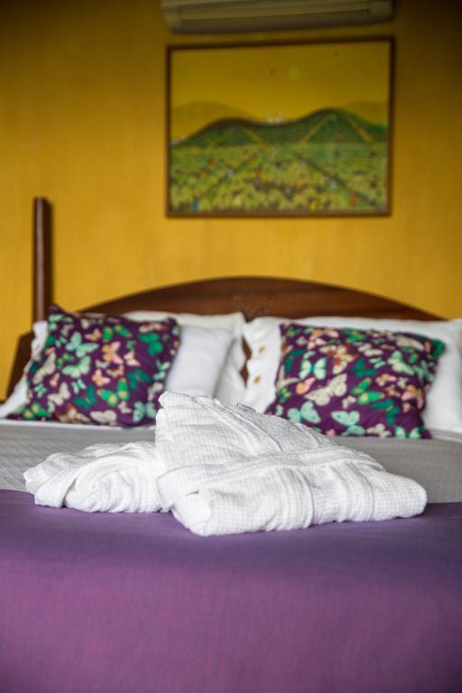 Casa Vermelha Guest House Ilhabela Exteriör bild